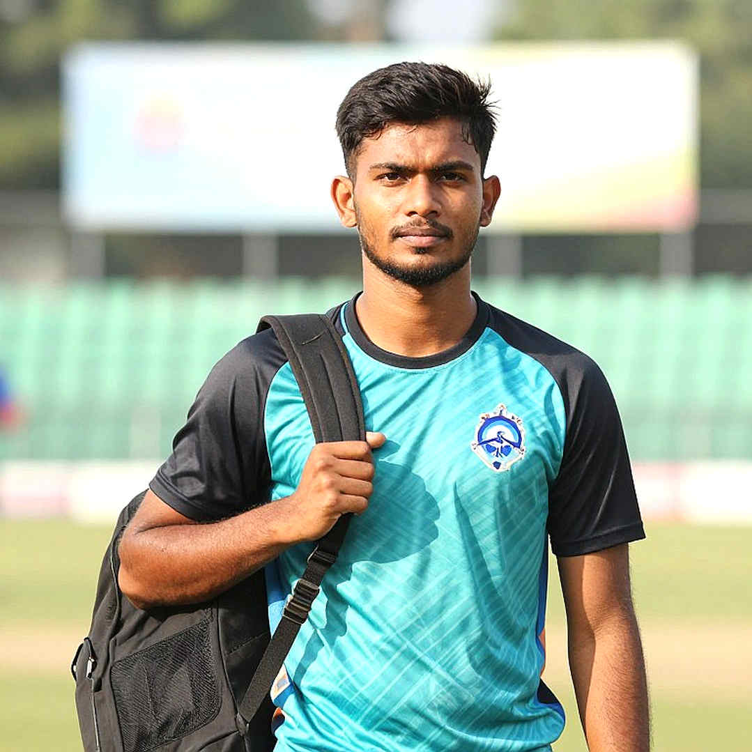পাকিস্তানের দুই দল, দুই ক্যাপ্টেন: সাদা বলের নীরব পুনর্গঠন